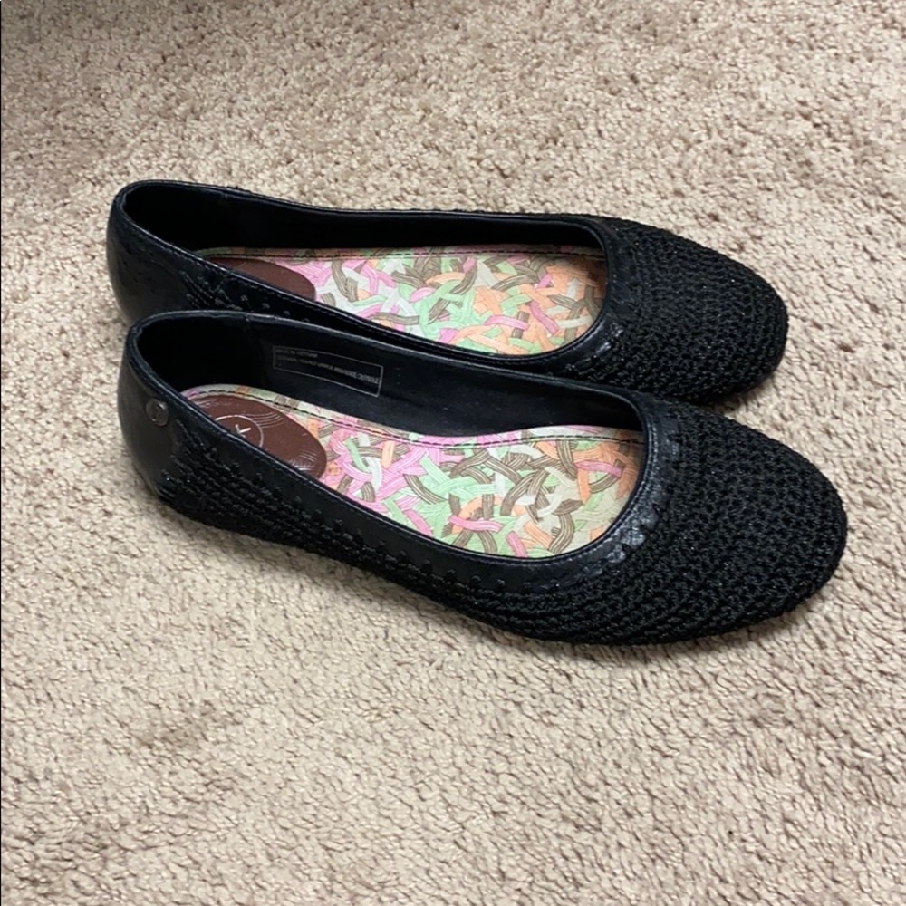 Flats - Picture 2 of 3